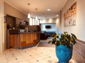 Отель Hotel Delfina  Синья